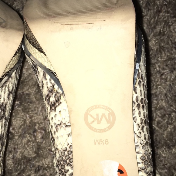 MICHAEL KORS NWT PYTHON REAL LEATHER PLATFORM BOOTIES SIZE 9.5 - Picture 12 of 12